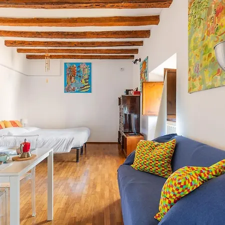 Appartement Monolocale Sui Tetti Di - Via Indipendenza *